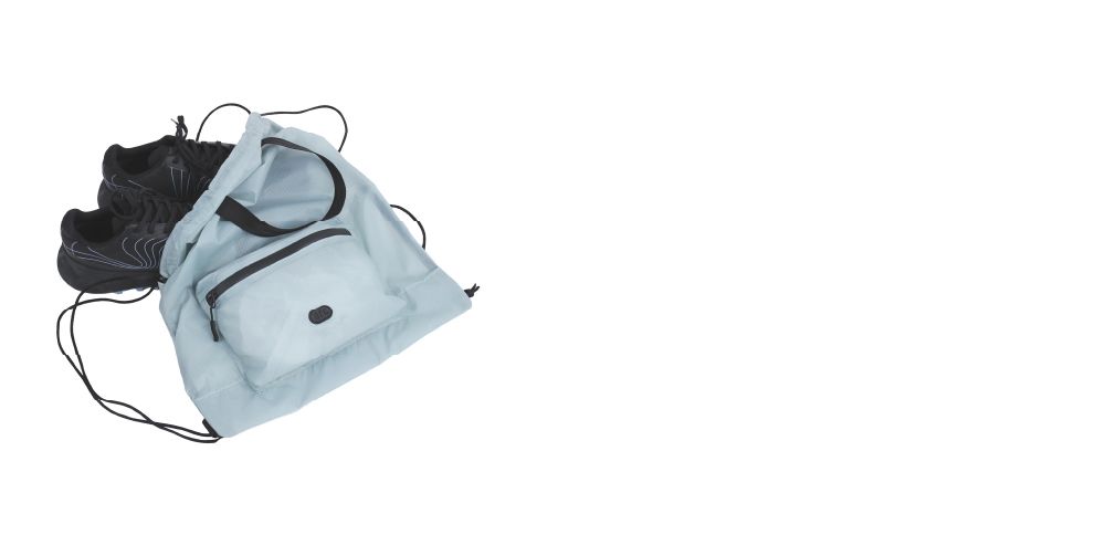 FEATURES - BETWEEN TOTE AND BACKPACK