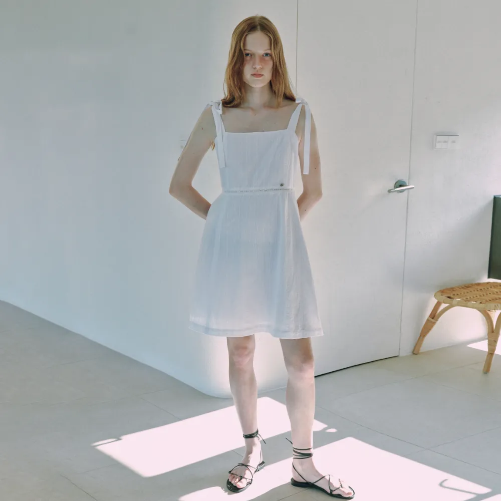 【LOULOUSEOUL】Cream Rose Mini Dress (White) Cream Rose Mini Dress (White) - 감도 깊은 취향 셀렉트샵 29CM