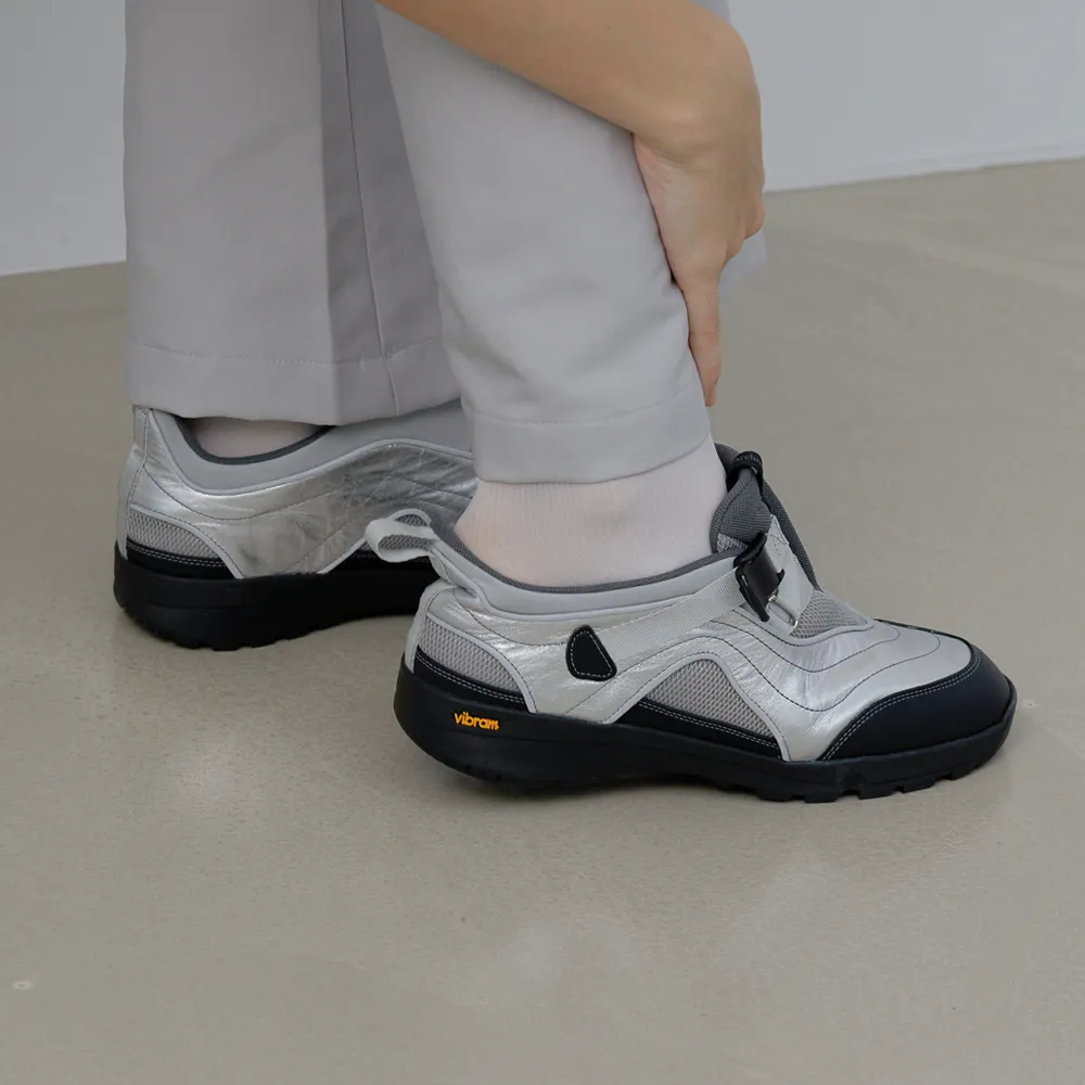 [단독] Vibram strap sneakers(Glossy stone) - 감도 깊은 취향 셀렉트샵 29CM
