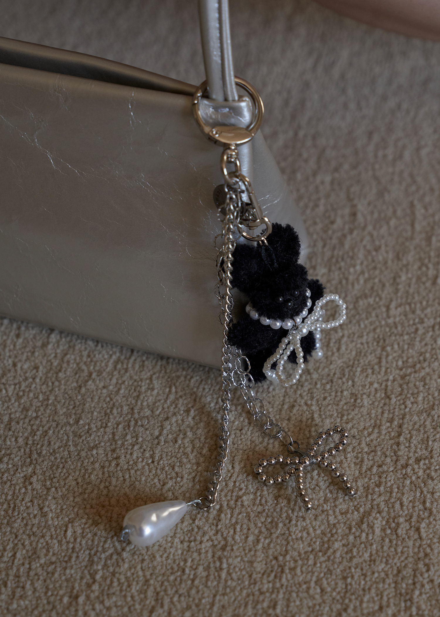 Tiny Silver Bow and Pearl - 감도 깊은 취향 셀렉트샵 29CM