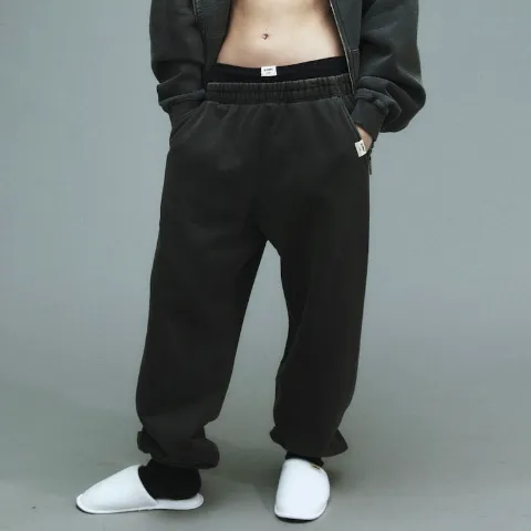 ★GLOWNY★ G CLASSIC WASHED SWEATPANTS (CHARCOAL) G CLASSIC WASHED SWEATPANTS (CHARCOAL) - GLOWNY