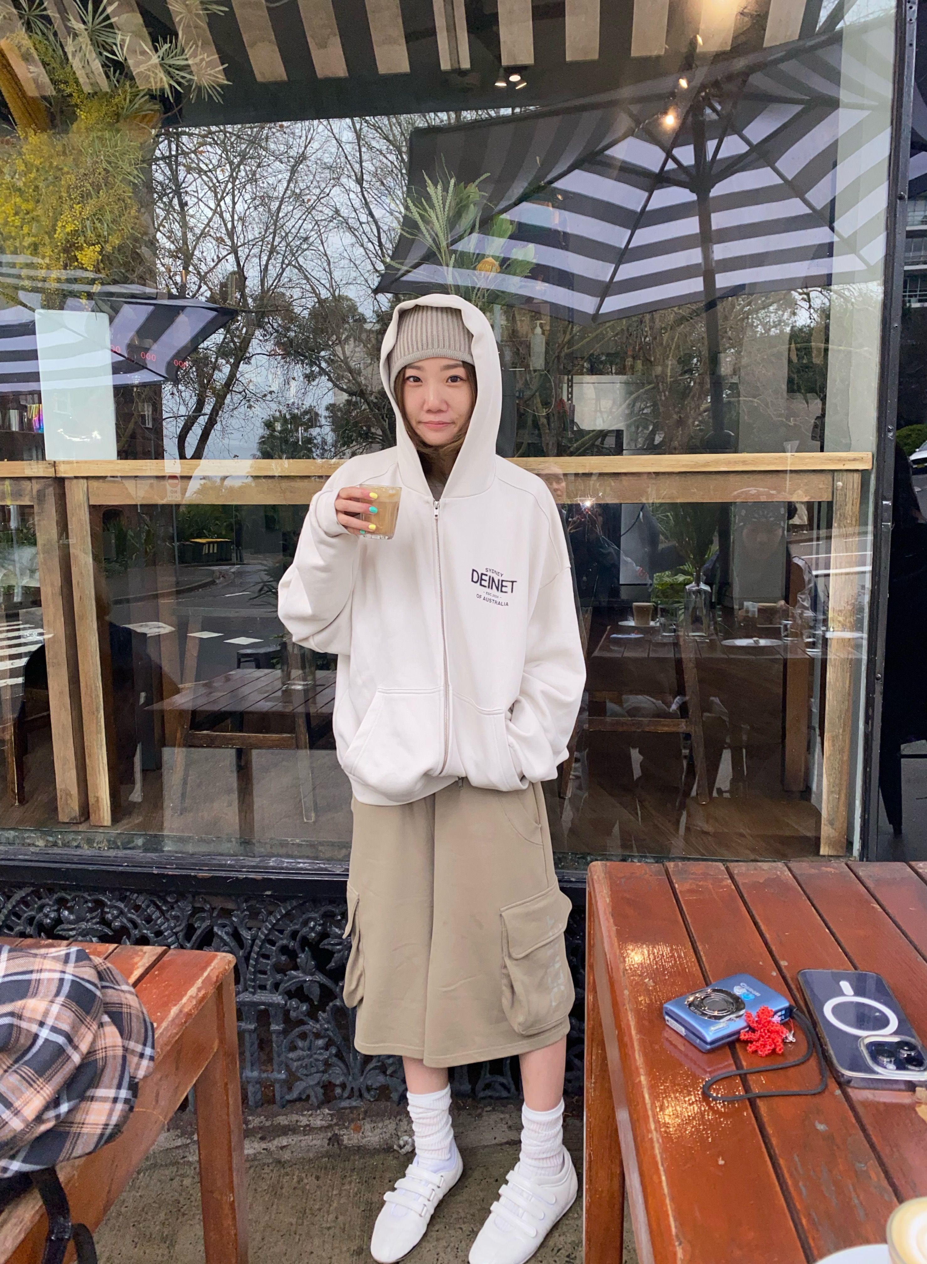◆DEINET◆ LOST IN SYDNEY ZIPUP HOODIE IN IVORY KDCCL4F9111 LOST IN SYDNEY ZIP-UP HOODIE IN IVORY - 감도 깊은 취향