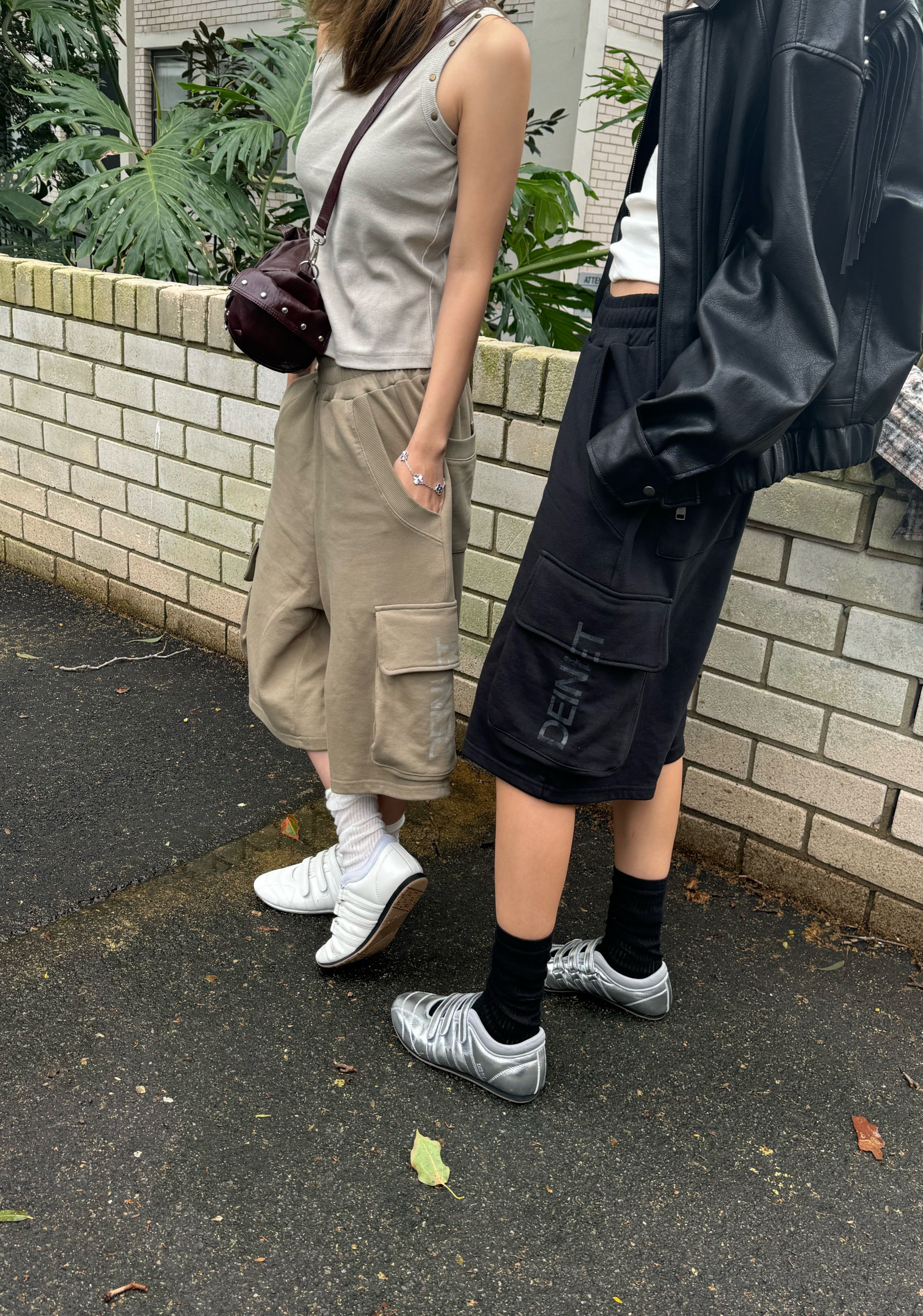 パンツ +DEINET+ DEINET HALF SWEAT PANTS IN KHAKI KDCDS4M8111 DEINET HALF SWEAT PANTS IN KHAKI - 감도 깊은 취향 셀렉트샵 29CM