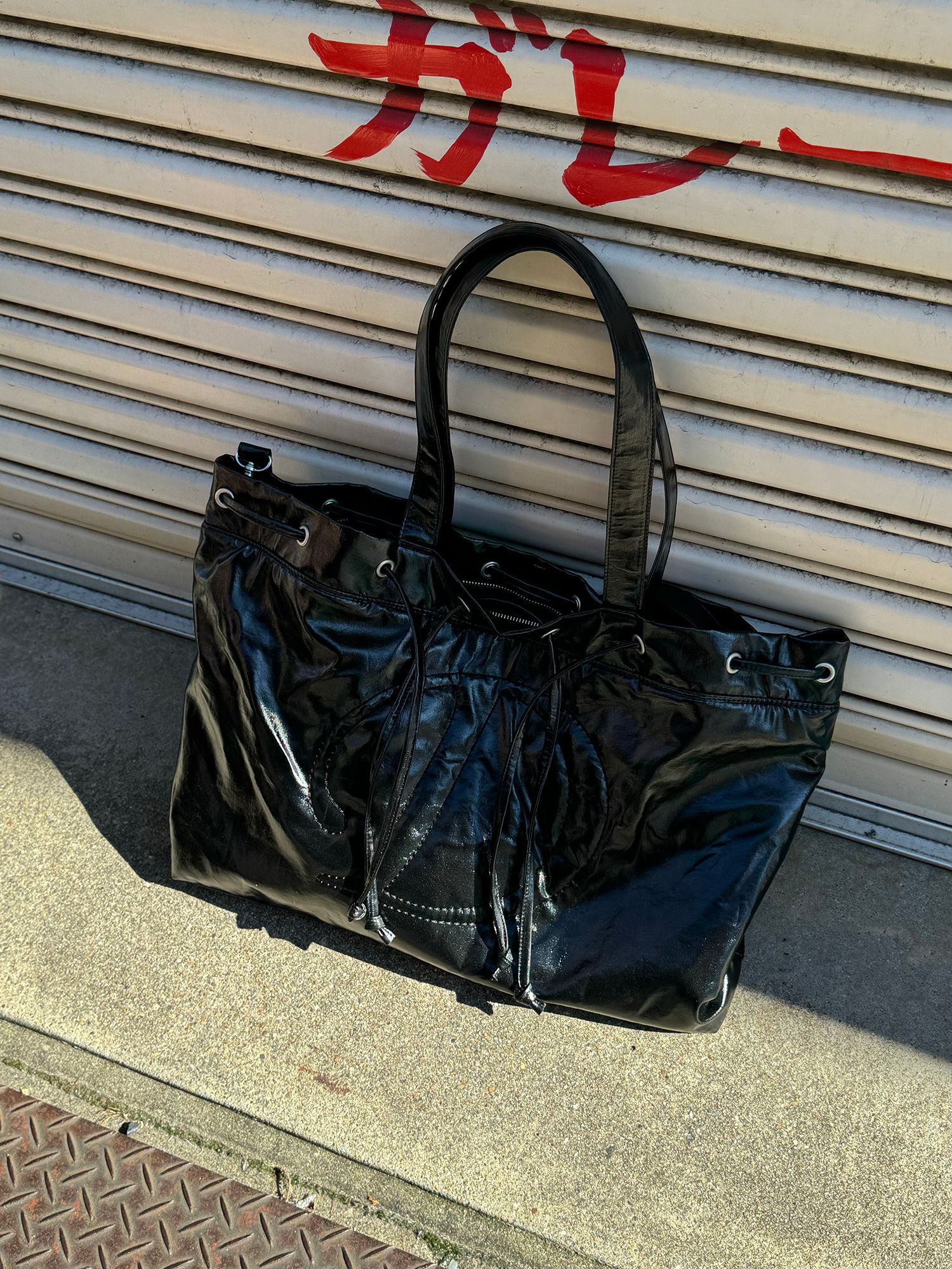 [DEINET] D STITCH PADDING BAG ★すぐ品切れ★ D STITCH PADDING BAG IN BLACK - 감도 깊은 취향 셀렉트샵 29CM