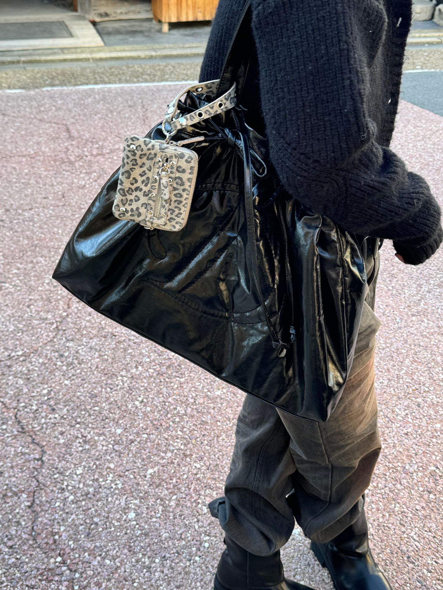 DEINET ♥ D STITCH PADDING GYM SACK /追跡付 D STITCH PADDING BAG IN BLACK - 감도 깊은 취향 셀렉트샵 29CM