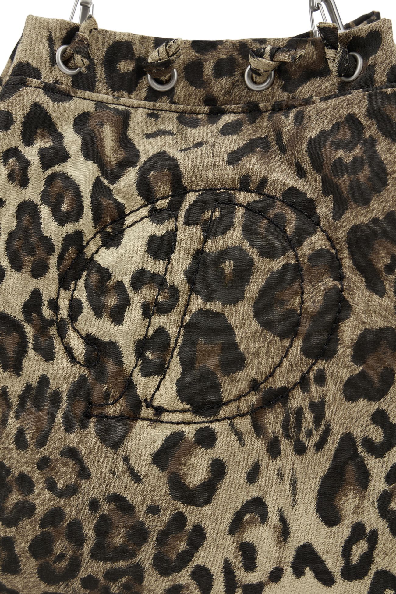 D STITCH PADDING MINI BAG IN LEOPARD - 감도 깊은 취향 셀렉트