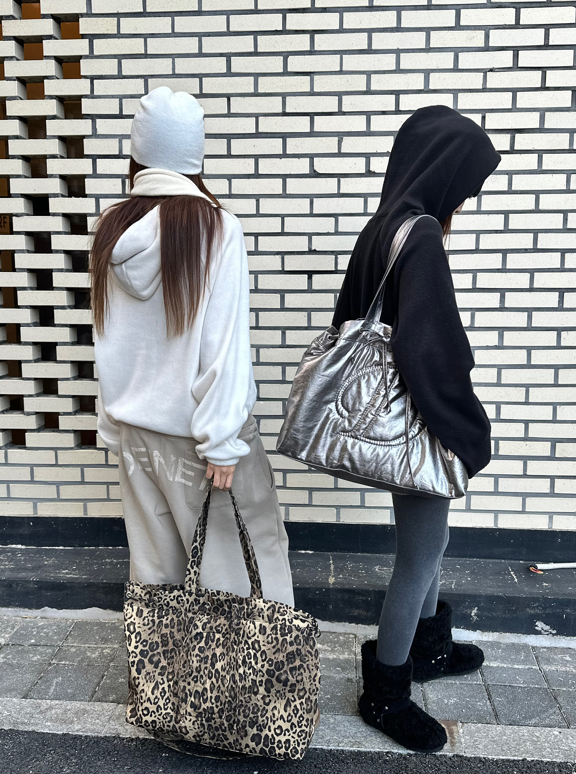D STITCH PADDING BAG IN LEOPARD - 감도 깊은 취향 셀렉트샵 29CM