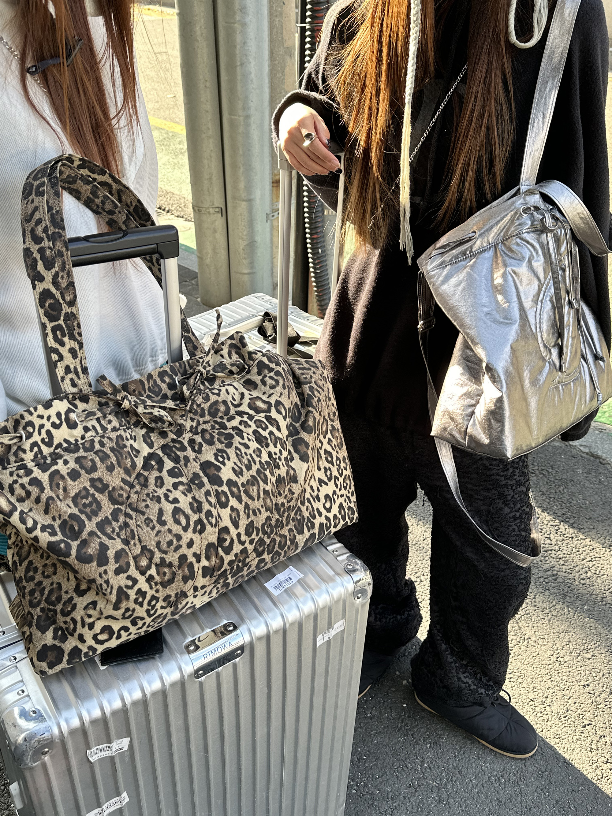 ★韓国人気★ 【DEINET】 D STITCH PADDING BAG IN LEOPARD D STITCH PADDING BAG IN LEOPARD - DEINET