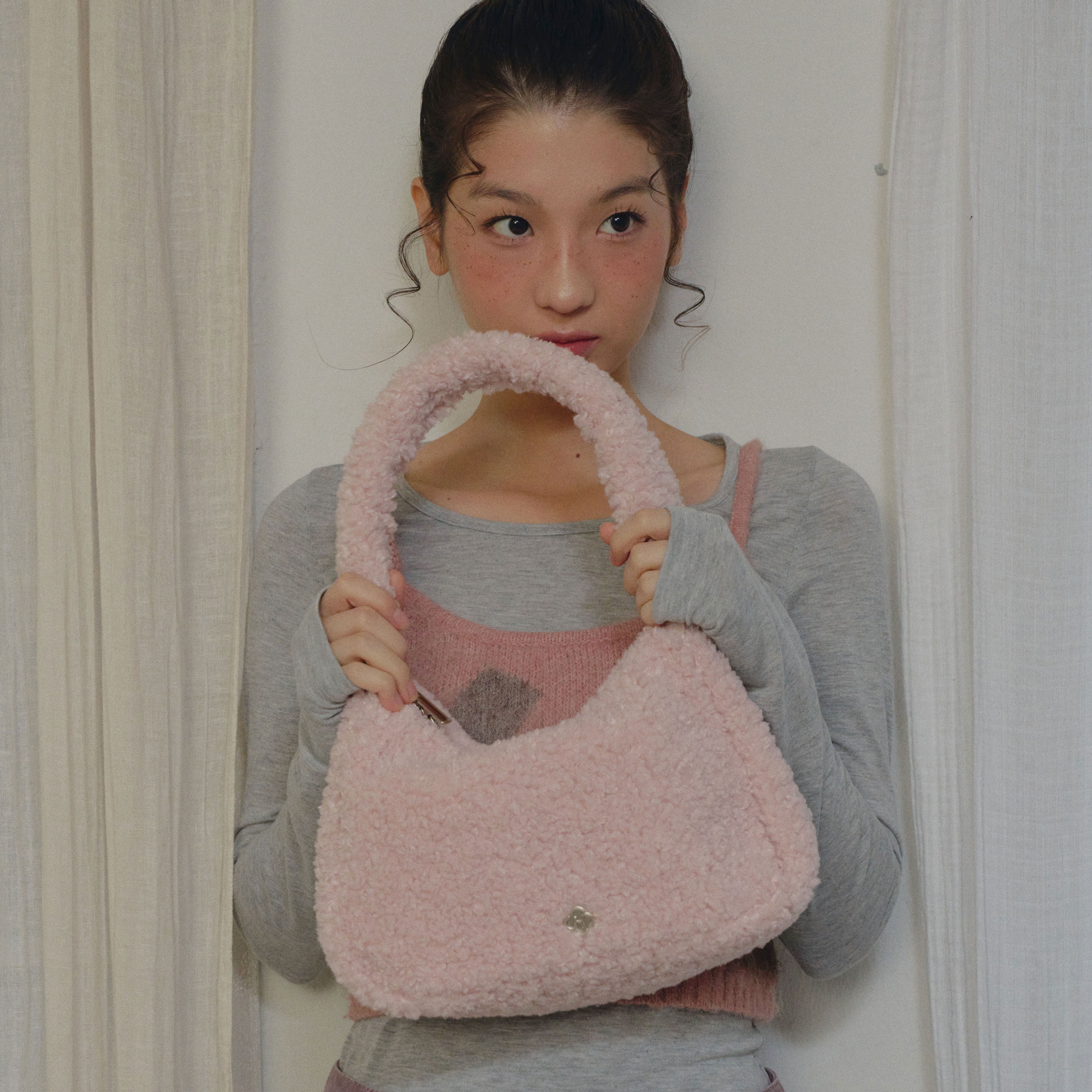 ★HEEARI★ Ange Fur Tote Bag Ange Fur Tote Bag_Blue Ange Fur Tote Bag 앙쥬 퍼 토트백_Blue - 감도 깊은 취향