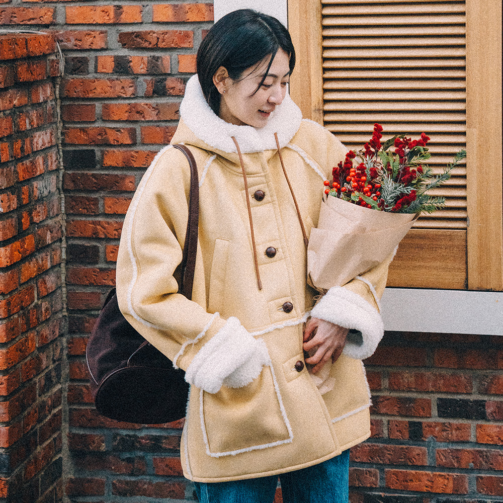 [among] A HOODED DUFFLE MUSTANG ☆送料込☆ A HOODED DUFFLE MUSTANG_BUTTER | ファッション通販サイト NUGU