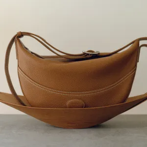 【monde monde】Classic Leather Half Moon mini Bag ★韓国商品 monde monde◇Classic Leather Half Moon mini Bag正規品/関税込