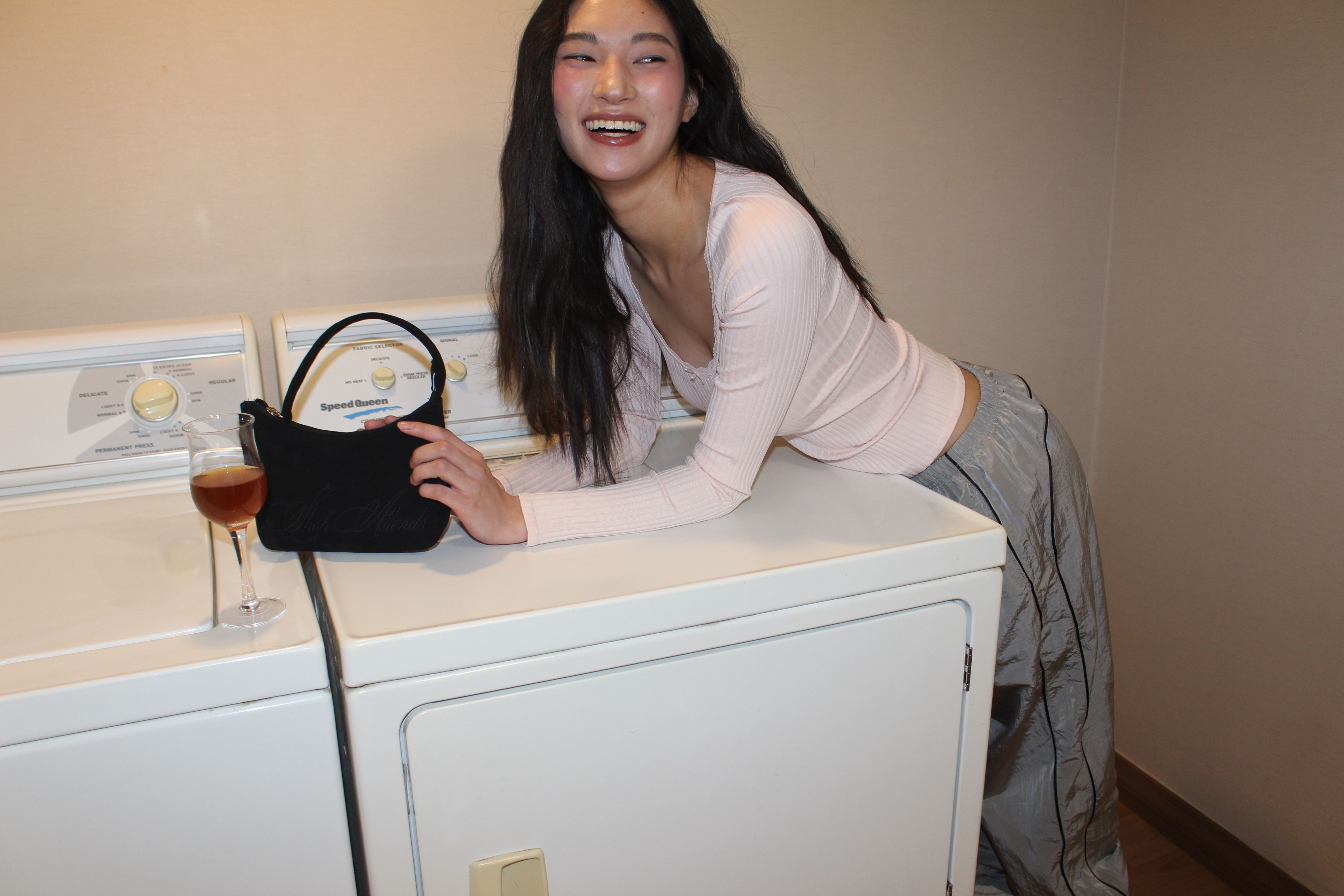★早期完売★Attends★Attends suede top handle bag★バッグ★ Attends suede top handle bag (Black) - 감도 깊은 취향 셀렉트