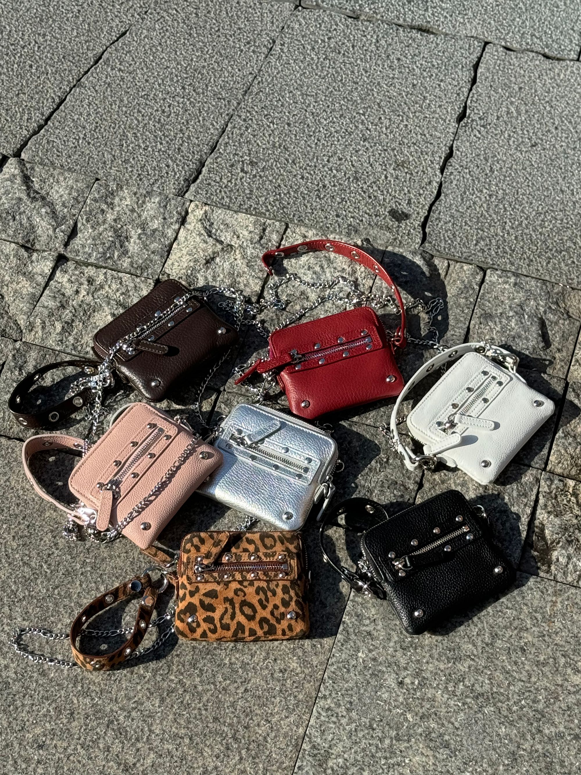 大人気新品をすべて WALLET CHAIN CROSS STUD DEINET - 29CM 셀렉트샵 취향 깊은 감도 バッグ
