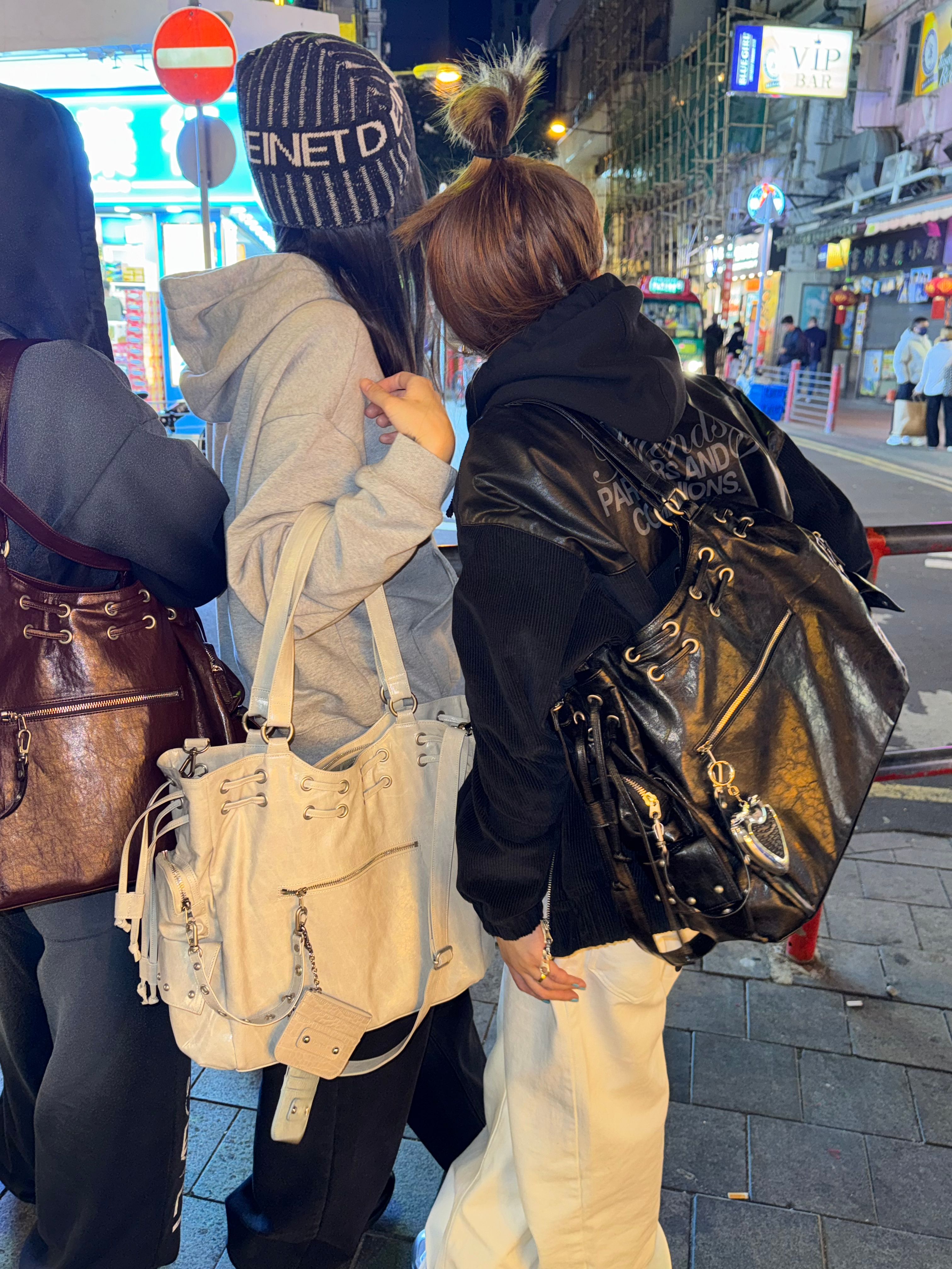 DEINET NEW STUD STRING BIG BAG IN KHAKI - 감도 깊은 취향