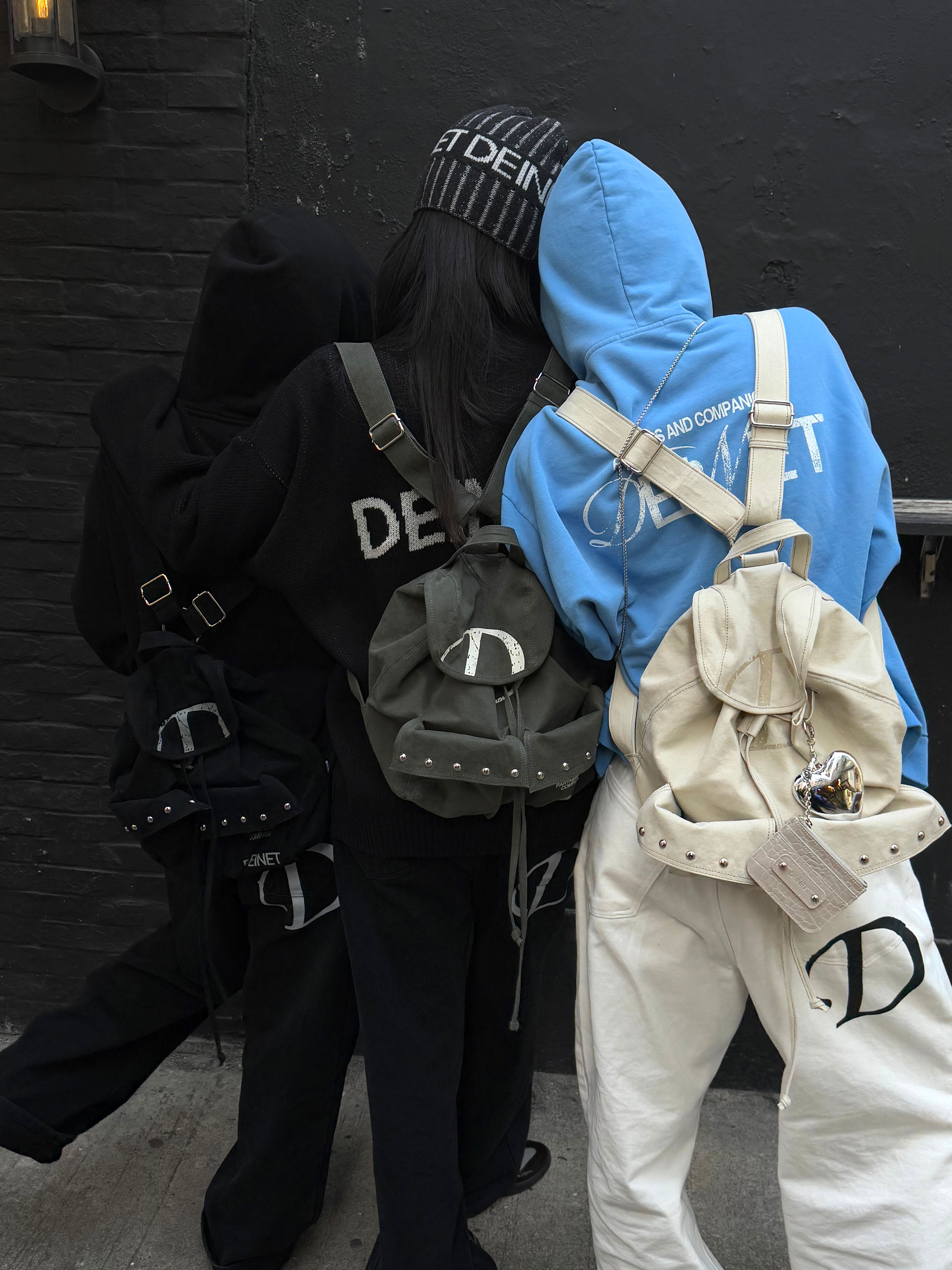 D & FRIENDS STUD POCKET BACKPACK IN BLACK - 감도 깊은 취향