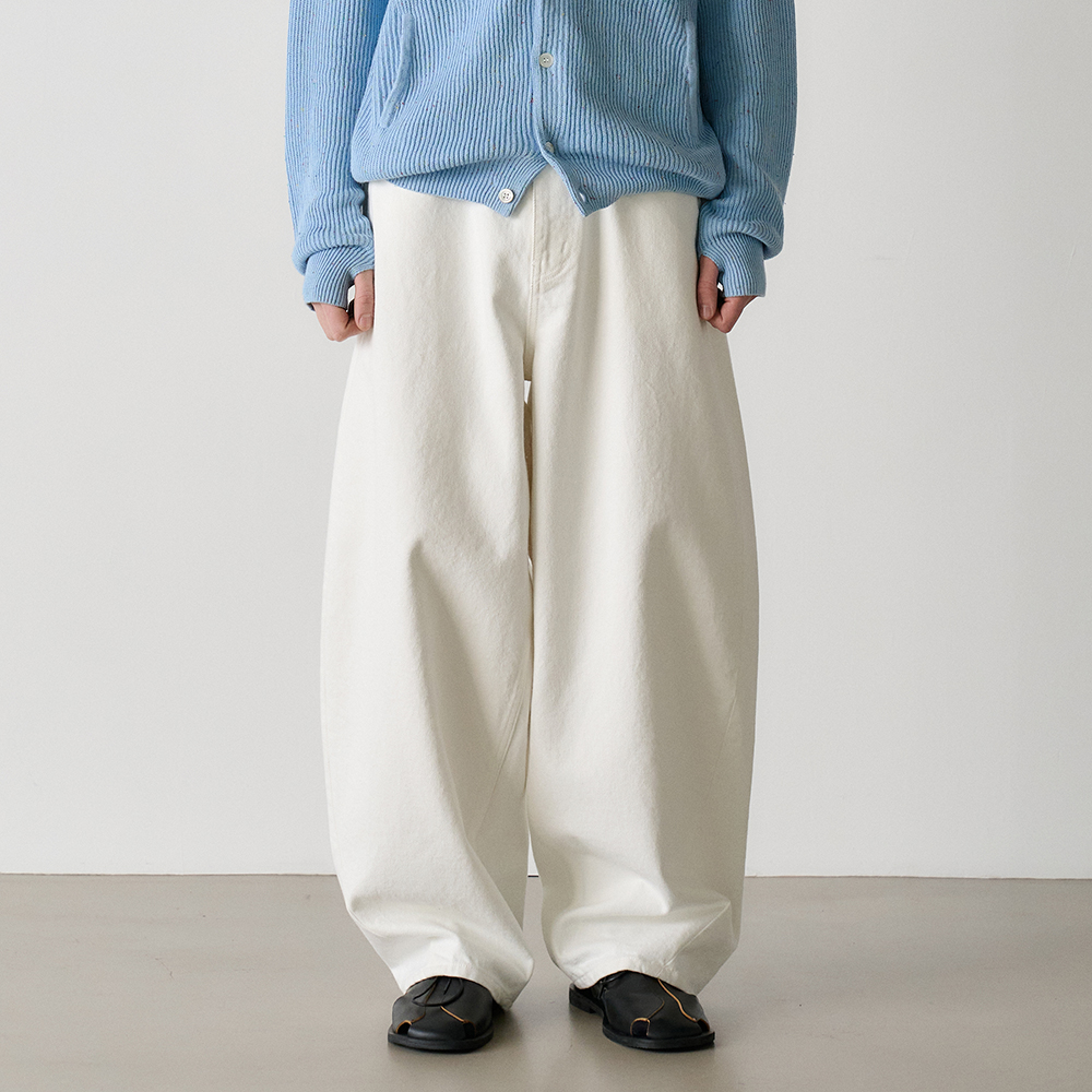 wide curved denim pants (white) - 감도 깊은 취향 셀렉트샵 29CM