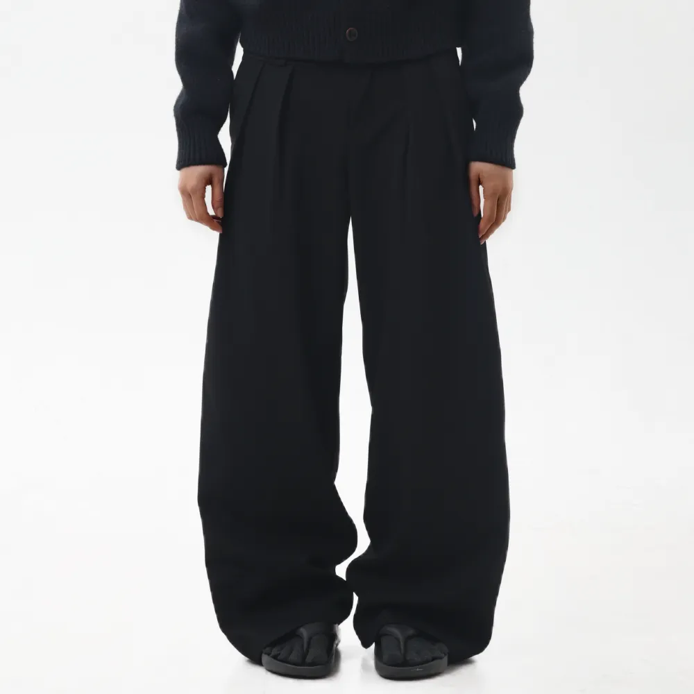 Classic One-tuck Slacks - Black - 감도 깊은 취향 셀렉트샵 29CM