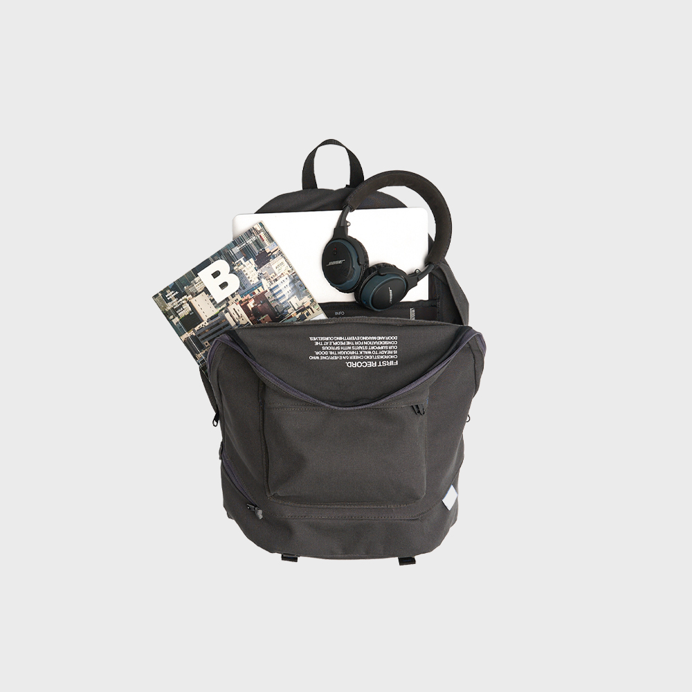 ◆YESEYESEE◆ YES Rushed Carapace Knapsack Black YS241WBABP0 Y.E.S Rushed Carapace Knapsack Black - 감도 깊은 취향 셀렉트