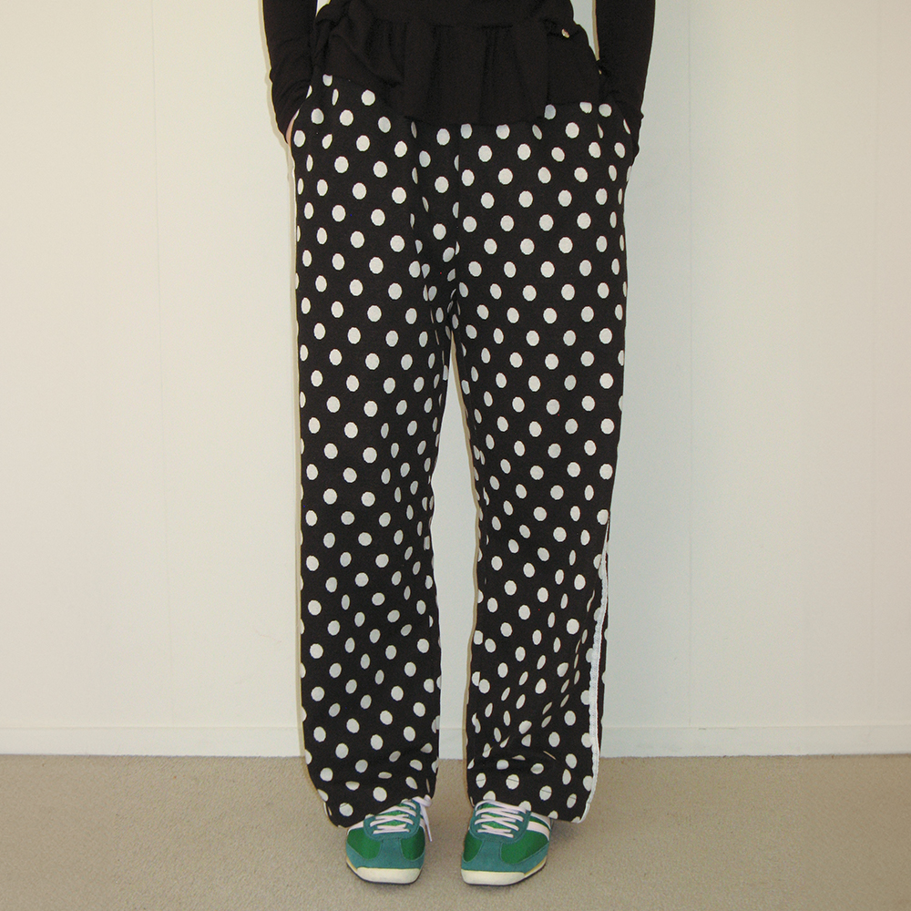 DOT LACE LINE SWEAT PANTS BLACK - 감도 깊은 취향 셀렉트샵 29CM