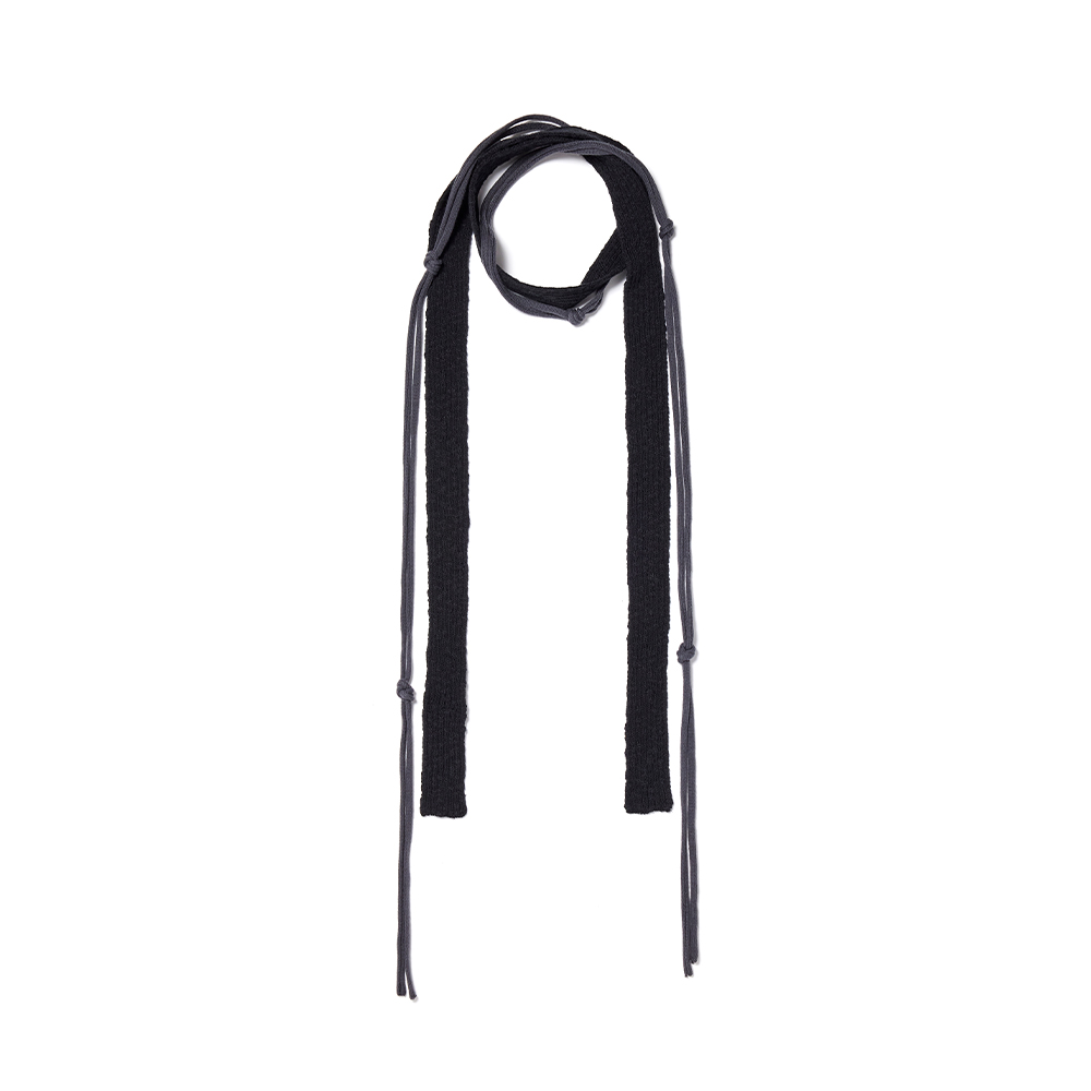 マフラー・ストール [MATINKIM]fringe diagonal muffler in black FRINGE DIAGONAL MUFFLER IN BLACK - 감도 깊은 취향 셀렉트샵 29CM