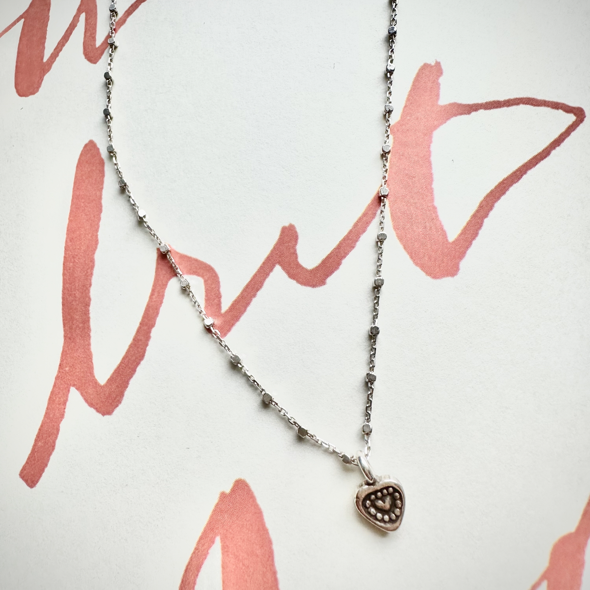 Moonstruck Pink Hearts Necklace - 감도 깊은 취향 셀렉트샵 29CM