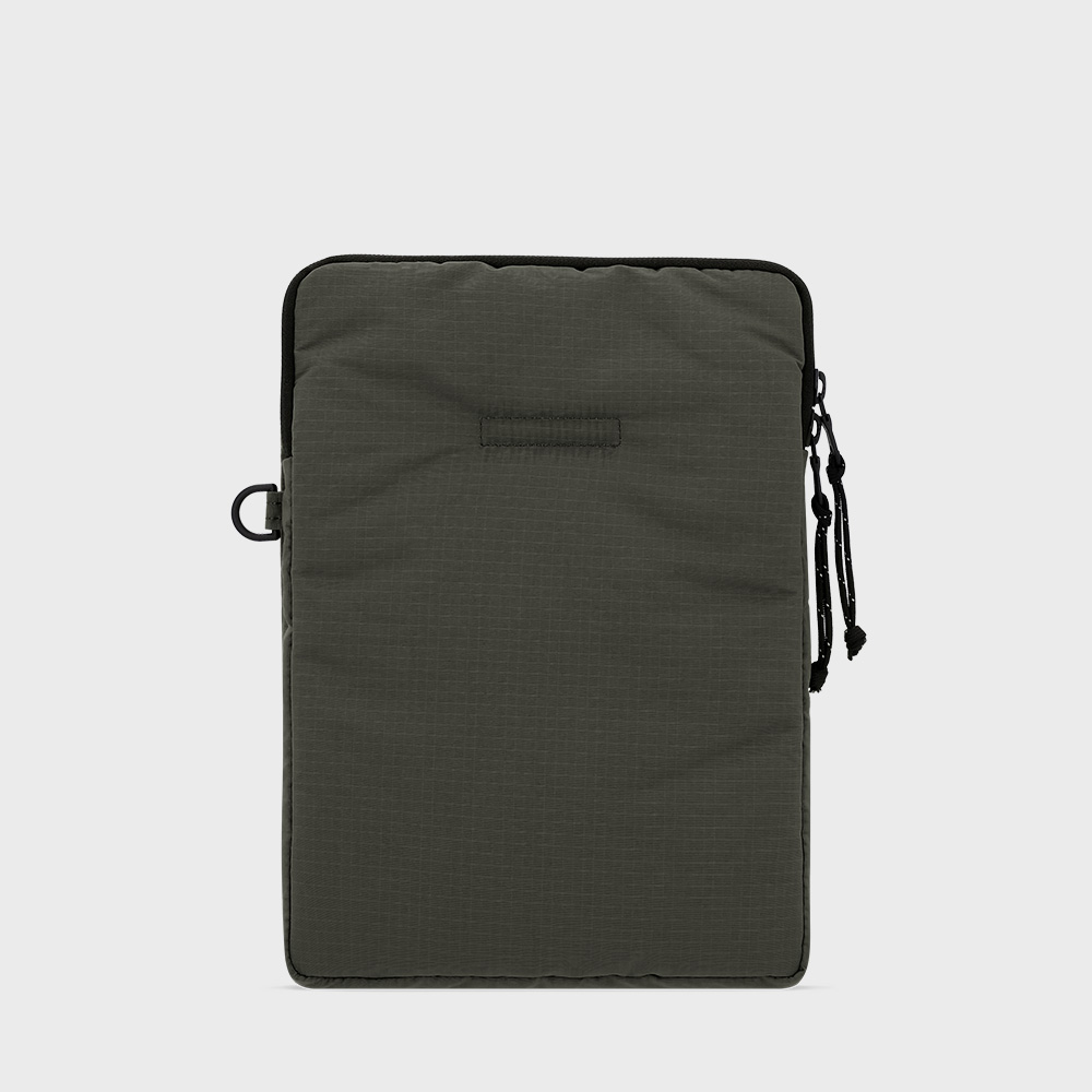 ★sweetch★ CITY BOYS IPAD CASE Moss Grey CITY BOYS IPAD CASE Moss Grey - 감도 깊은 취향 셀렉트샵 29CM