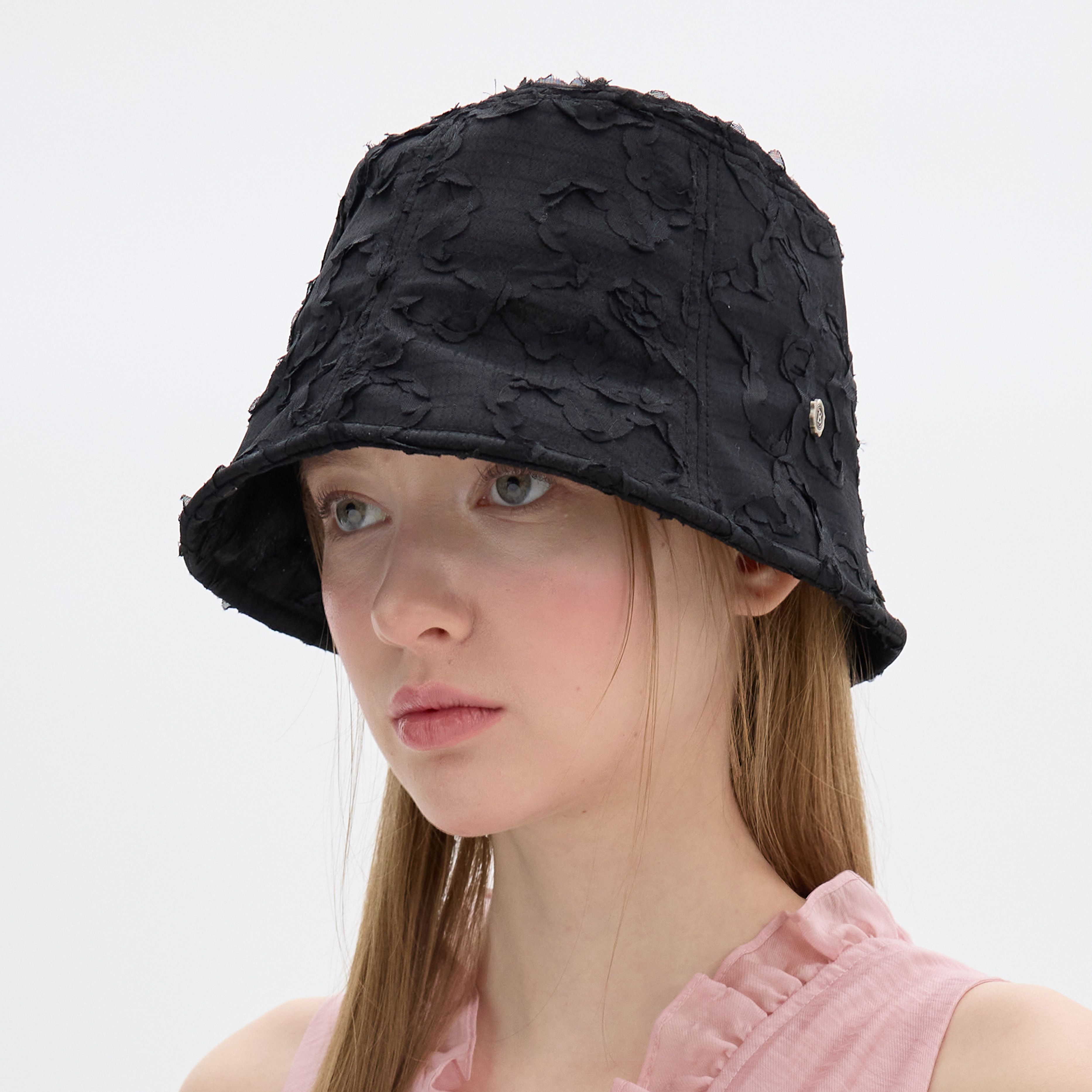 BLACKBLONDのBBD Graffiti Logo Reversible Plate Bucket Hat BLACKBLONDのBBD Graffiti Logo Reversible Plate Bucket Hat