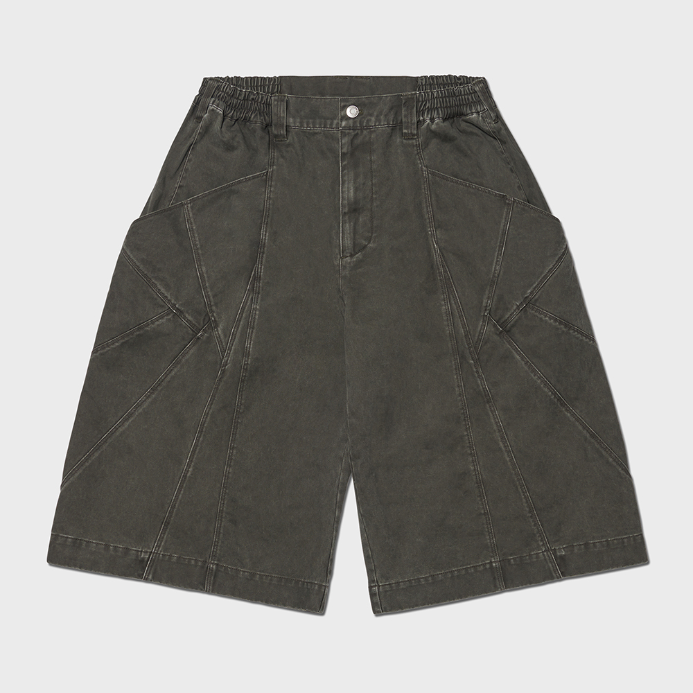 【AAKE】DIAGONAL POCKET BERMUDA PANTS DIAGONAL POCKET BERMUDA PANTS - WASHED BLACK - 감도 깊은