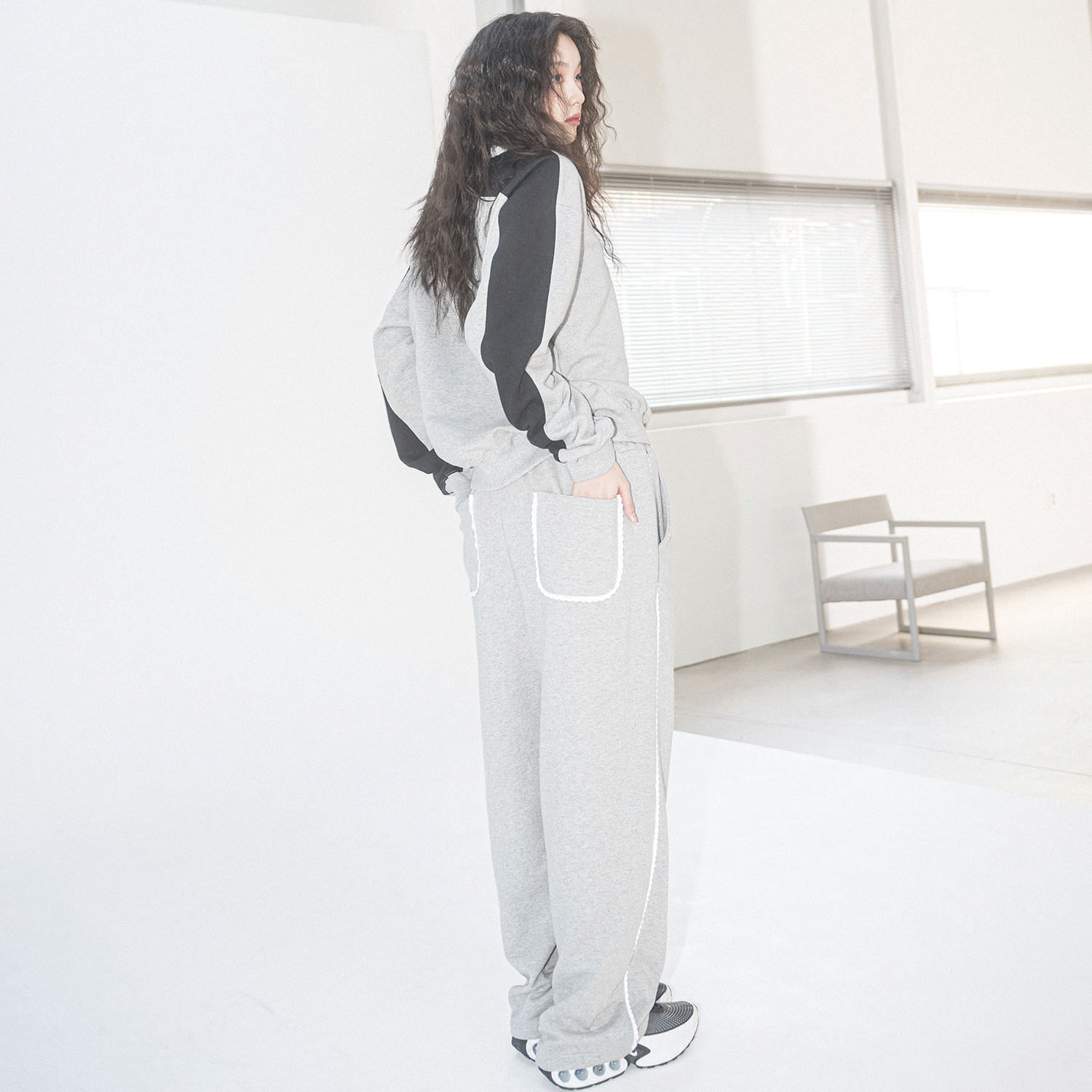 Angel of Star Wing Track Pants - GREY - 감도 깊은 취향