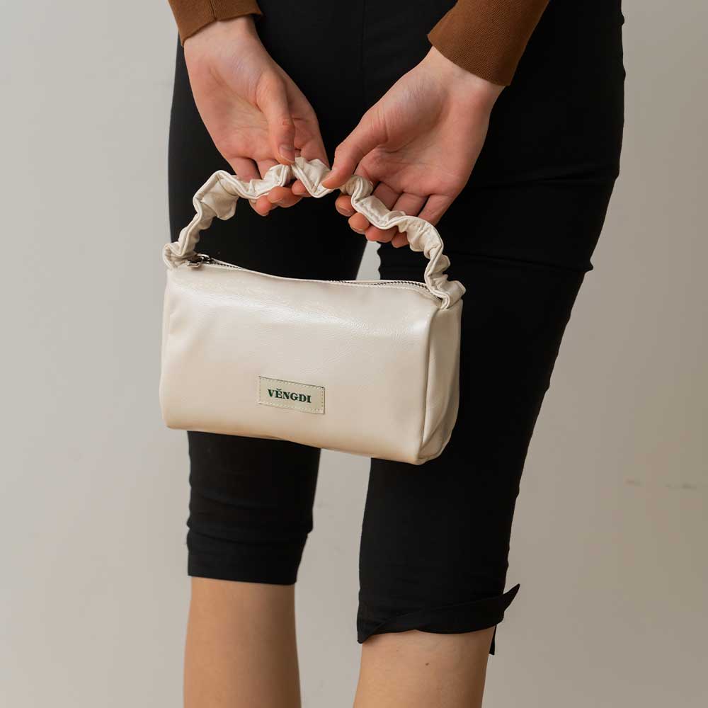 ★NlCK&NlCOLE★ NICOLE HOBO PADDING BAG_SILVER NICOLE HOBO PADDING BAG_SILVER - 감도 깊은 취향 셀렉트샵 29CM