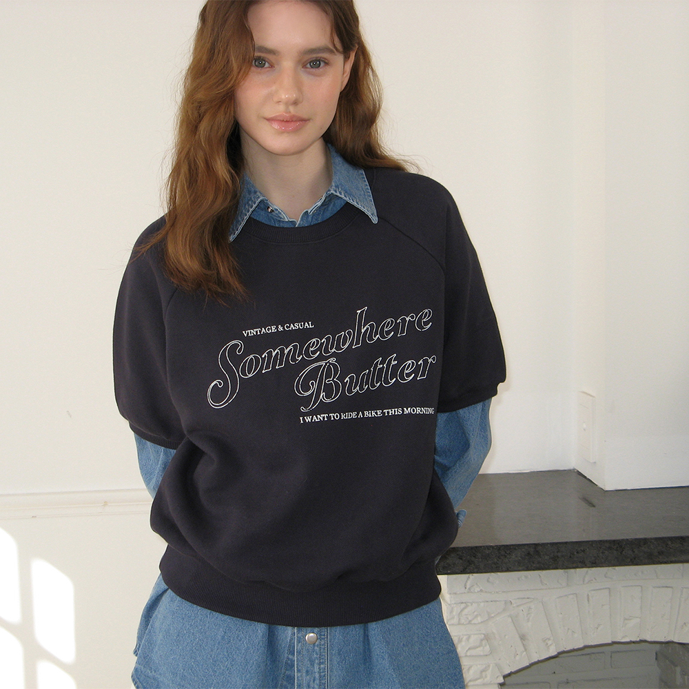 韓国女子 人気[SOMEWHERE BUTTER]CRACK LOGO HALF SWEATSHIRT Crack Logo Half Sweatshirt - Navy - 감도 깊은 취향 셀렉트샵 29CM