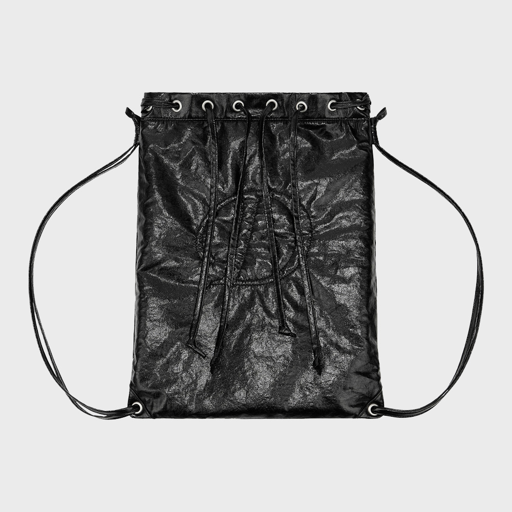 ◆DEINET◆ D STITCH PADDING GYM SACK IN BLACK DEINET D Stitch Padding Gym Sack - Black | 하이츠스토어
