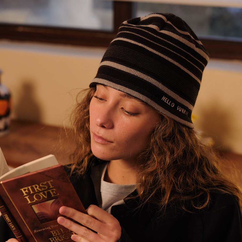 【HELLO SUNRISE】 Multi Stripe Beanie / 追跡付 Multi Stripe Beanie_Black - 감도 깊은 취향 셀렉트샵 29CM