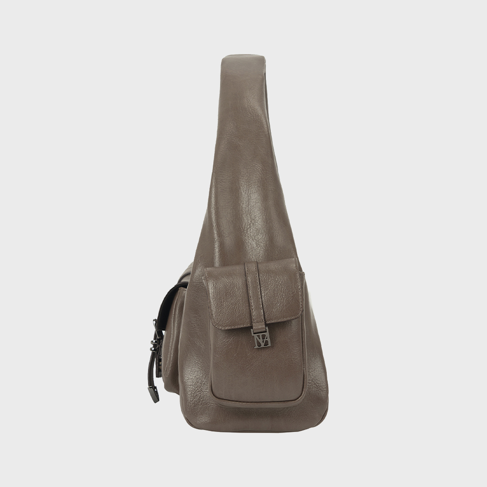 【TREEMINGBIRD】韓国人気★ Tetra-Pocket Hobo Shoulder Bag Tetra-Pocket Hobo Shoulder Bag [ Brown ] - 감도 깊은 취향