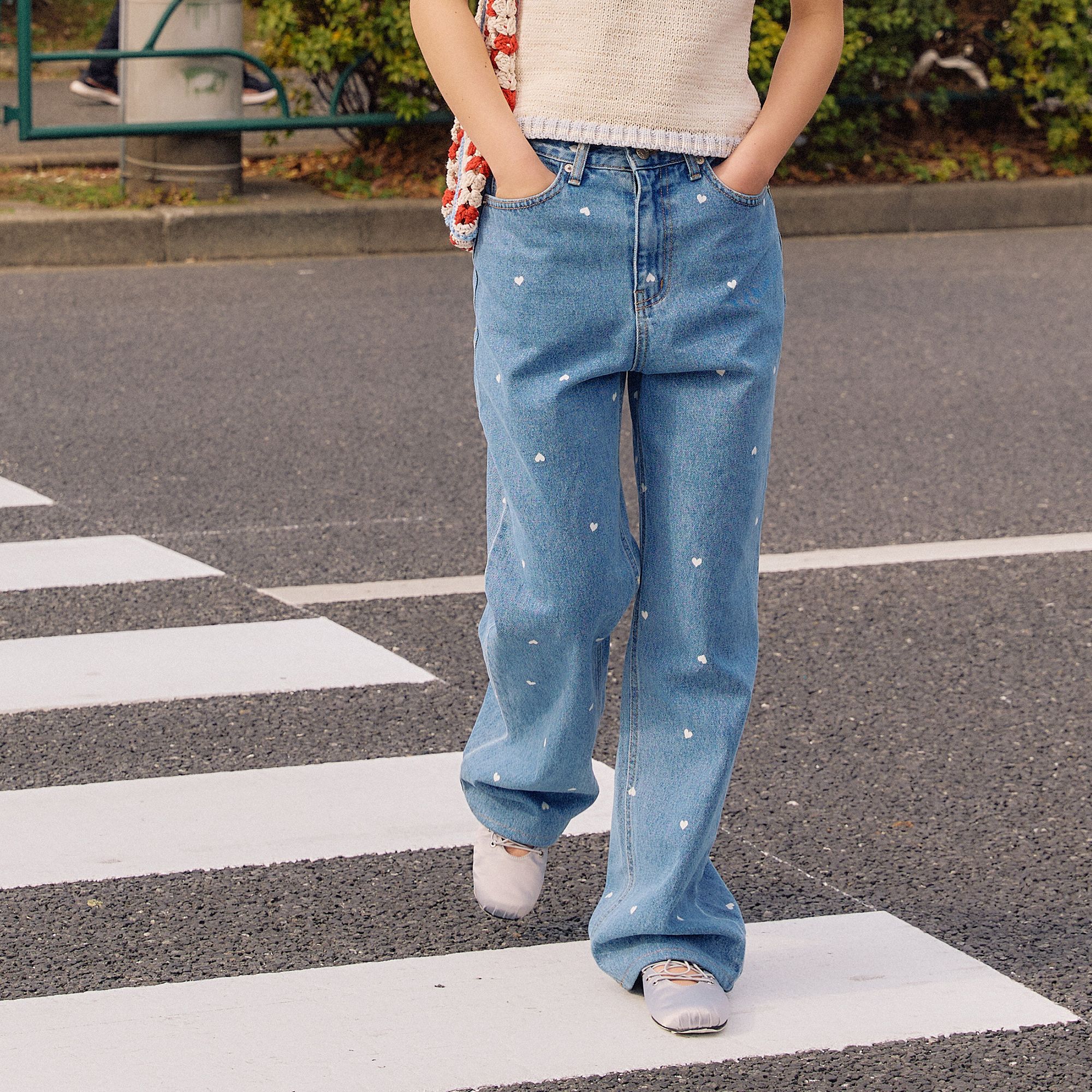 【Mused】 Heart Bleach Jeans - Blue 뮤제드