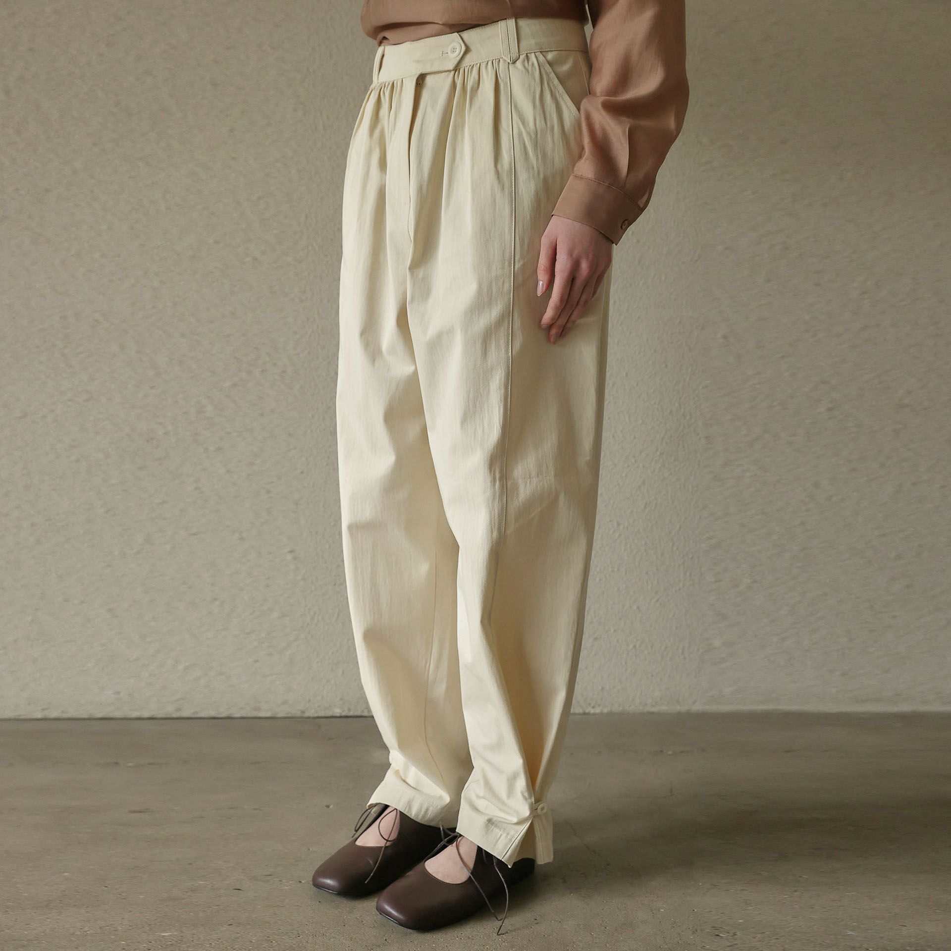 My Go To Pintuck Pants Lemon - 감도 깊은 취향 셀렉트샵 29CM
