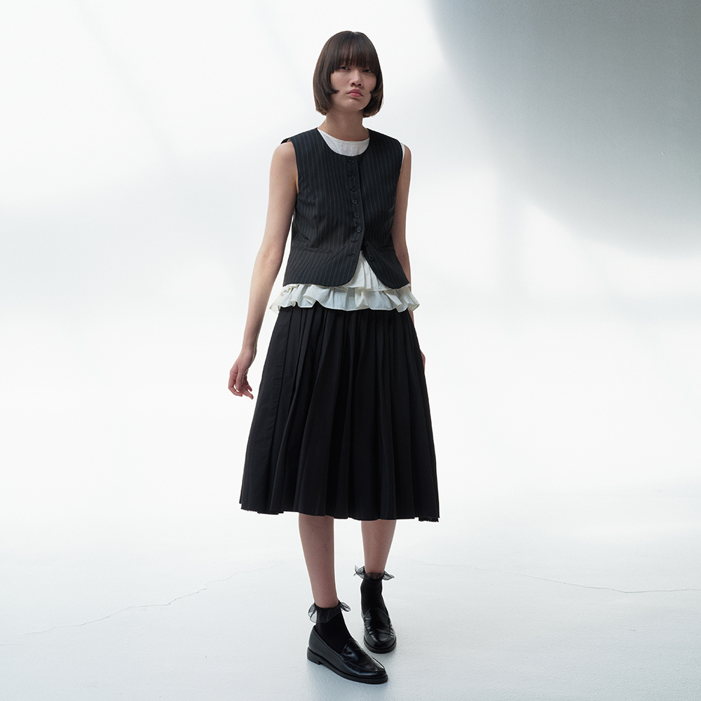 ★ Margarin Fingers★ CUT OUT FRILL SKIRT (BLACK) MARGARIN FINGERS Cut Out Frill Skirt - Black | 하이츠스토어