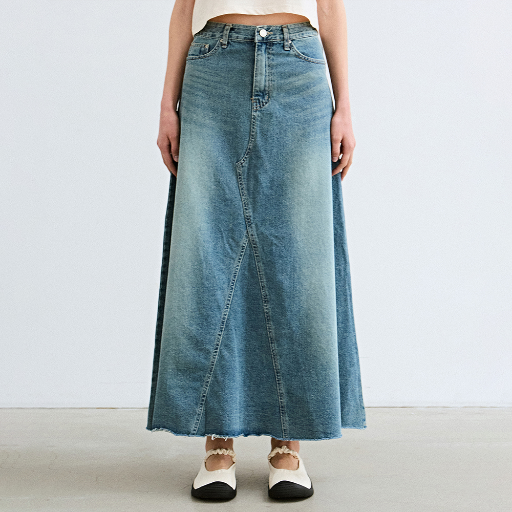CURVED RISE DENIM SKIRT (blue grey) - 감도 깊은 취향 셀렉트