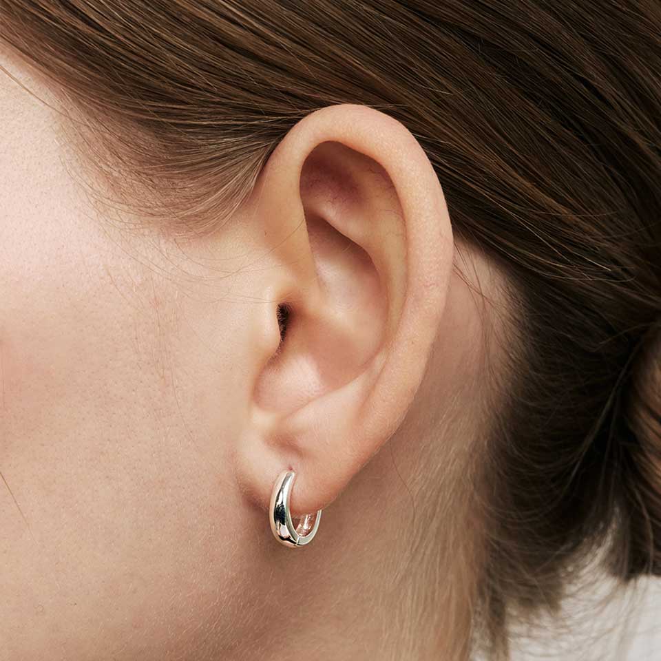 ★Hei★ [sv925] egg onetouch earring sv925] egg one-touch earring - 감도 깊은 취향 셀렉트샵 29CM