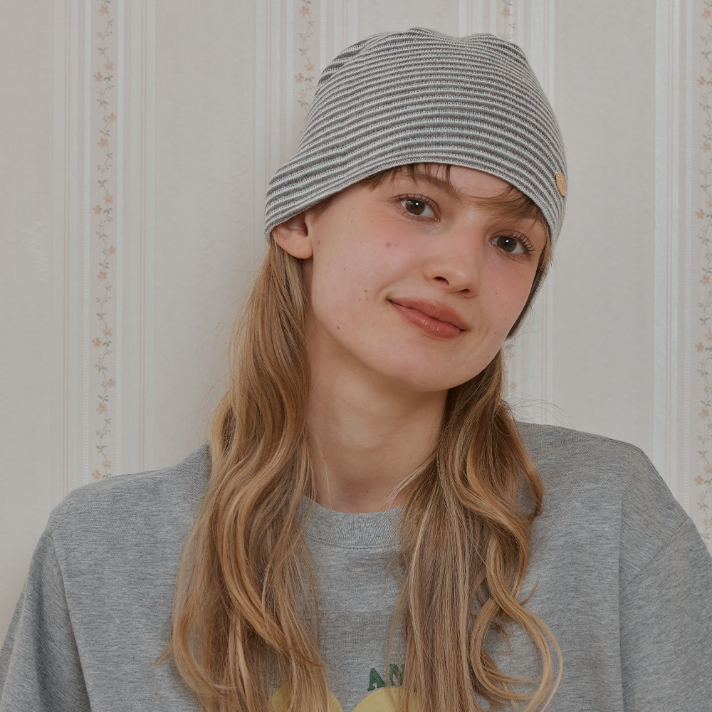 Star red lettering hotfix Beanie [Ivory] - 감도 깊은 취향