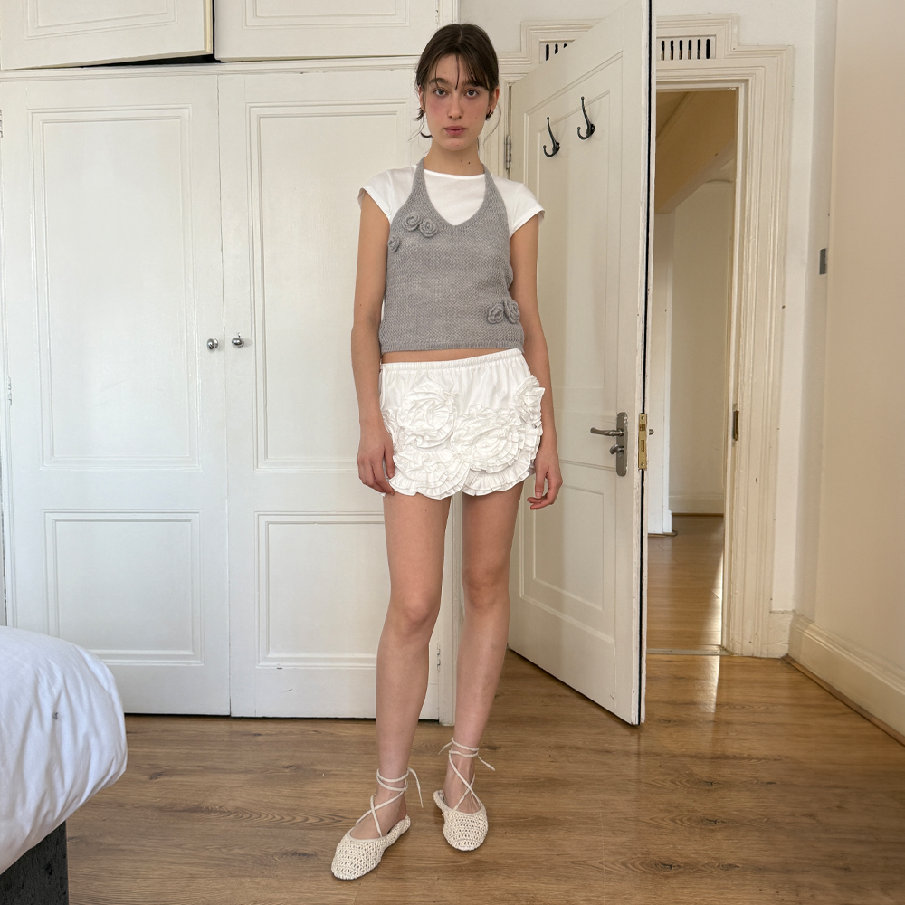 Rose Frill Mini Skirt (White) - 감도 깊은 취향 셀렉트샵 29CM