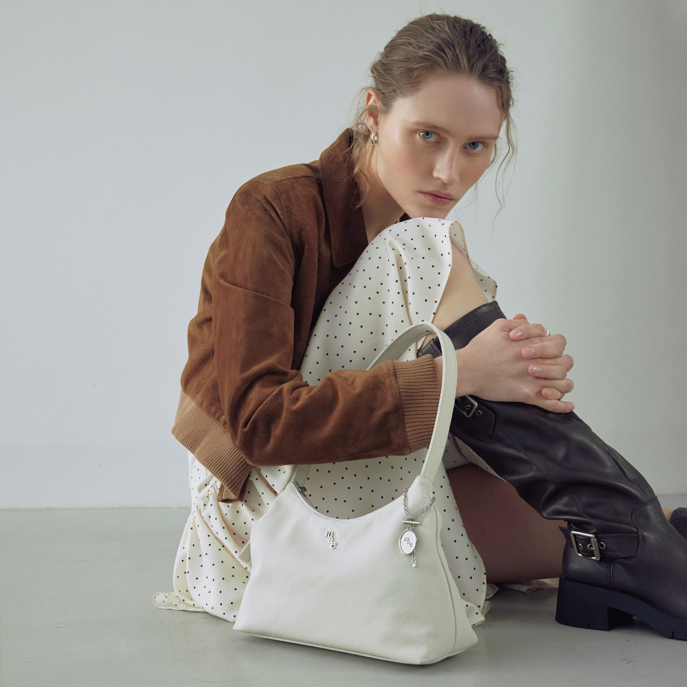 mucu and ebony ♥ Comfy Leather Bag /追跡付 韓國代購> MUCU AND EBONY COMFY BAG