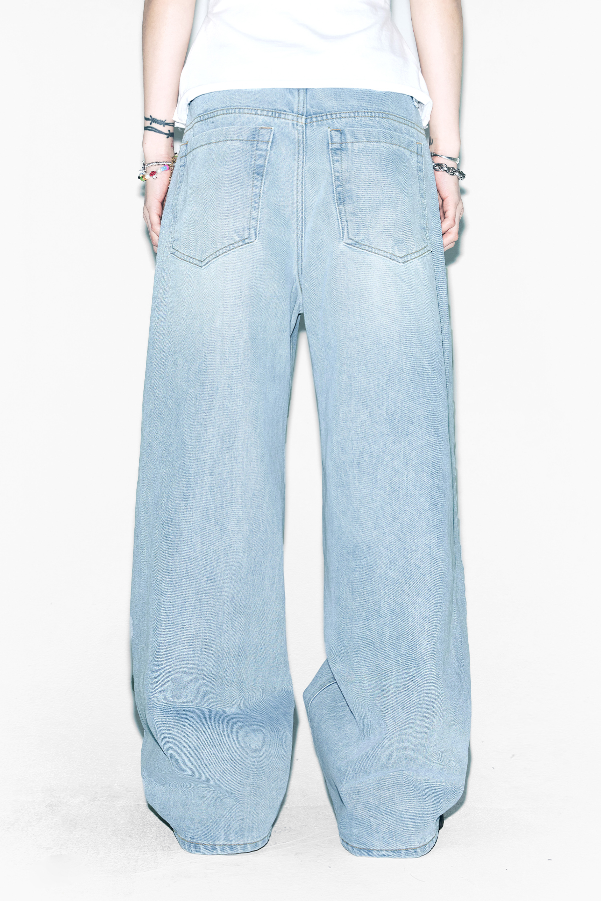 SIGNATURE LOGO DESTROYED DENIM LIGHT BLUE - 감도 깊은 취향