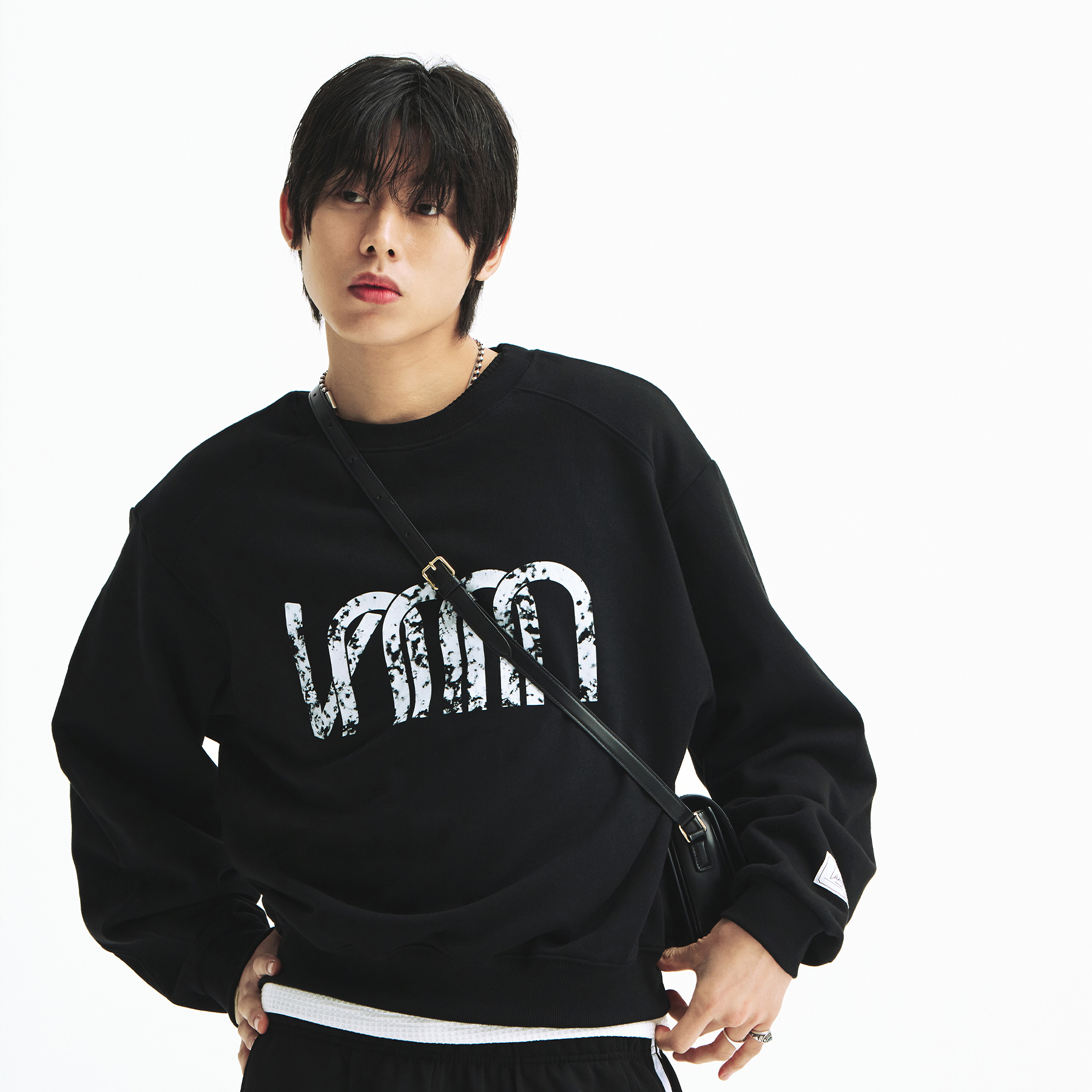 LMMM PR SHORT SWEATSHIRT BLACK - 감도 깊은 취향 셀렉트샵 29CM