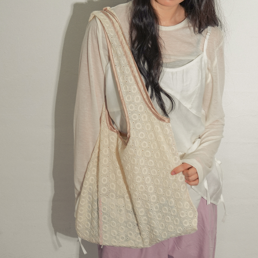 frill hobo bag (vanilla) - 감도 깊은 취향 셀렉트샵 29CM