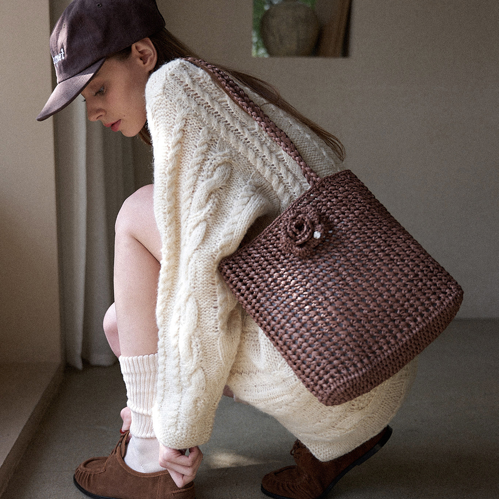 ショルダーバッグ・ポシェット [Slowslowly] Camellia Handmade Crochet Raffia Shoulder Bag Crochet Raffia Bag Pattern With Step-by-step Video, DIY