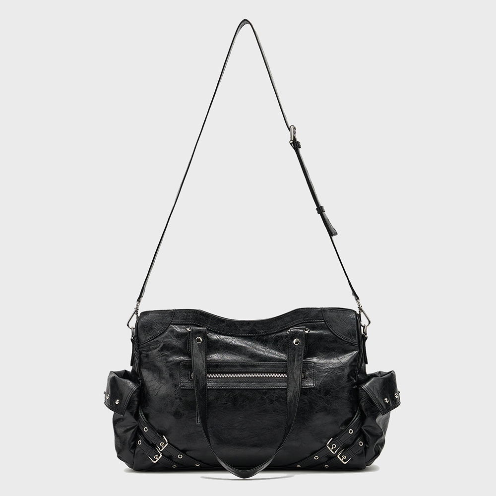 STUD POCKET BIG BAG IN BLACK - 감도 깊은 취향 셀렉트샵 29CM
