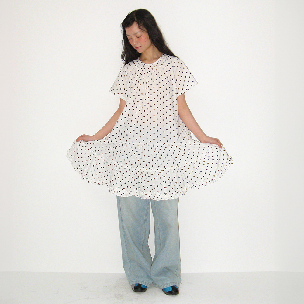 ドットワンピース【RONRON】FRILL SHORT SLEEVE ONEPIECE DRESS MUSINSA公式 | RONRON FRILL SHORT SLEEVE ONEPIECE DRESS WHITE