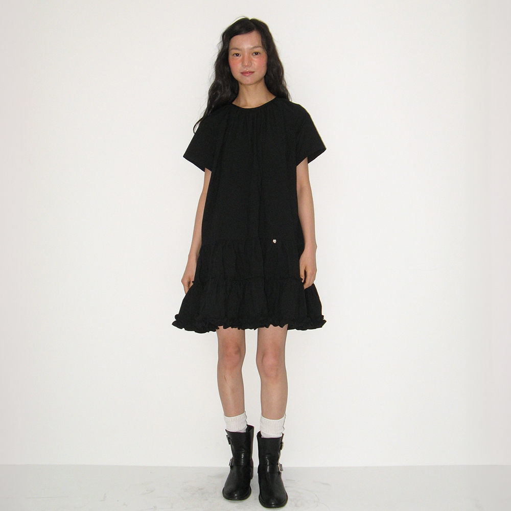 ワンピース RONRON FRILL SHORT SLEEVE ONEPIECE DRESS 5BNY802 RONRON FRILL SHORT SLEEVE ONEPIECE DRESS BLACK – SeoulSeoul