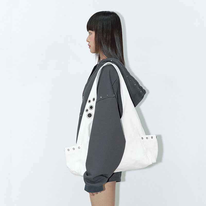 LUNA CANVAS BAG (WHITE) - 감도 깊은 취향 셀렉트샵 29CM